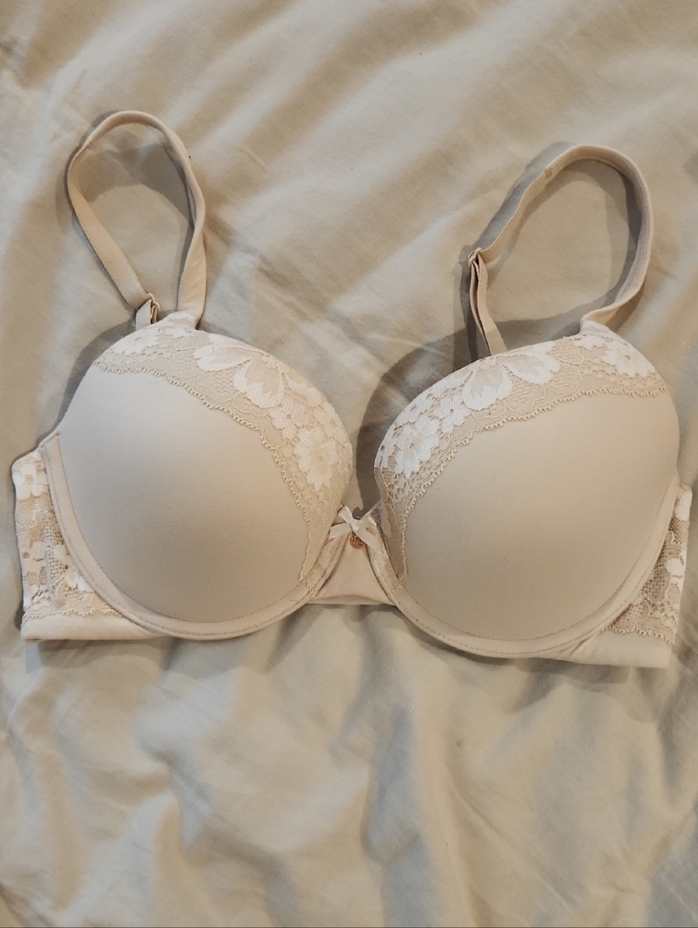 Victoria's Secret Beige Lace-Trim Push-Up Bra